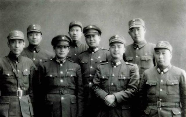 1958年粟裕惨遭批评楚青直言：“除了萧劲IM电竞 电子竞技平台光连鬼都不会登门”(图8)