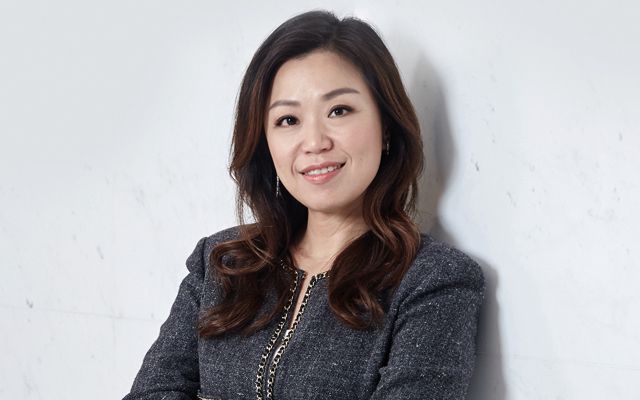 IM电竞 IM电竞app新加坡美女学霸子承父业：25岁辞职进入家族企业10年成就环球集团CEO！(图4)